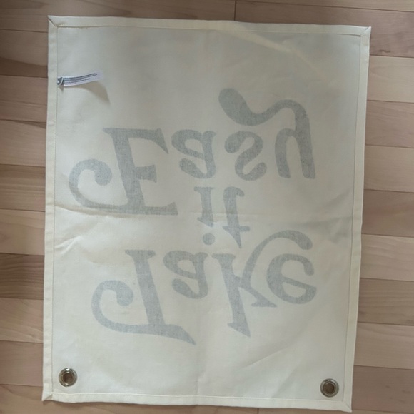 TAKE IT EASY - Picture 2 of 3